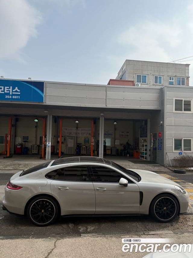 Porsche Panamera (971), 2018 6