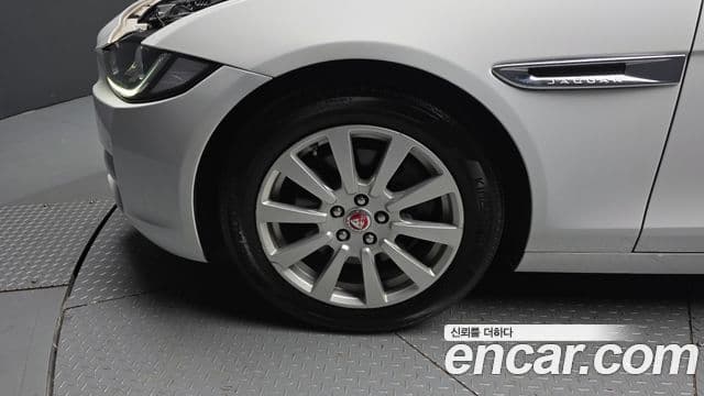 Jaguar XE Prestige, 2016 все фото