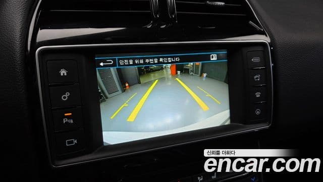 Jaguar XE Prestige, 2016 15