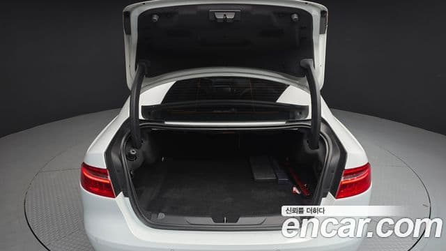 Jaguar XE Prestige, 2016 20