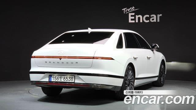 Hyundai Grandeur (GN7) Calligraphy, 2023 2