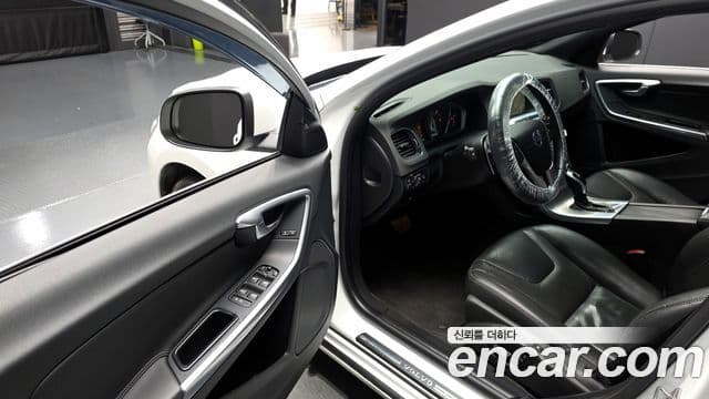 Volvo S60 2세대, 2014 11