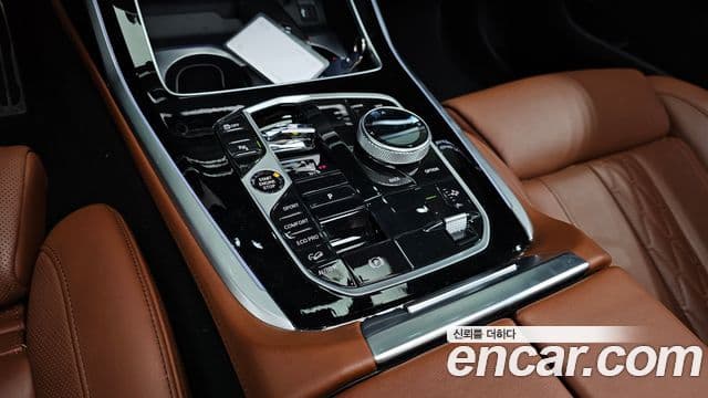 BMW X7 (G07) xDrive 40i M Sport 6인승, 2024 9