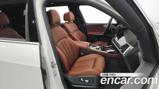 BMW X7 (G07) xDrive 40i M Sport 6인승, 2024 10