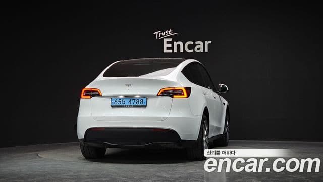 Tesla модель Y, 2024 4