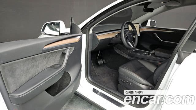 Tesla модель Y, 2024 10