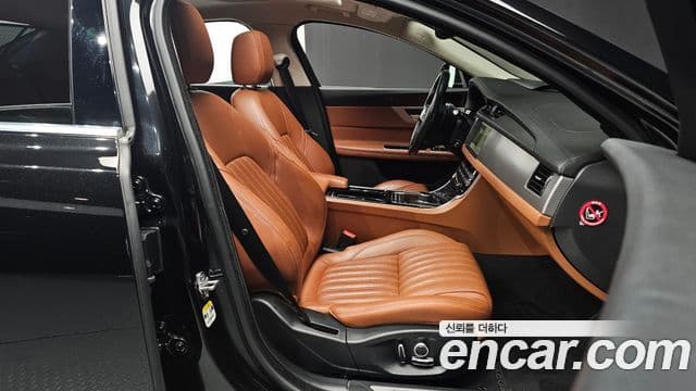 Jaguar XF (X260) 20d Portfolio AWD, 2019 10