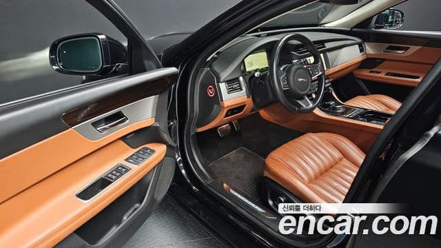 Jaguar XF (X260) 20d Portfolio AWD, 2019 11