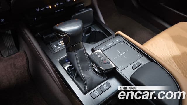 Lexus ES300h 7세대 Luxury Plus, 2021 9