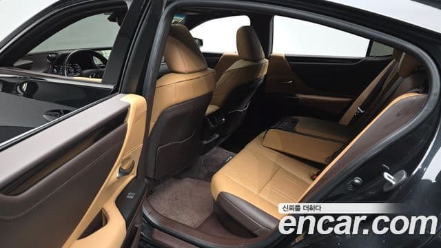 Lexus ES300h 7세대 Luxury Plus, 2021 11