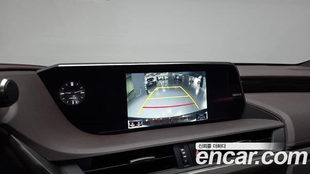 Lexus ES300h 7세대 Luxury Plus, 2021 16