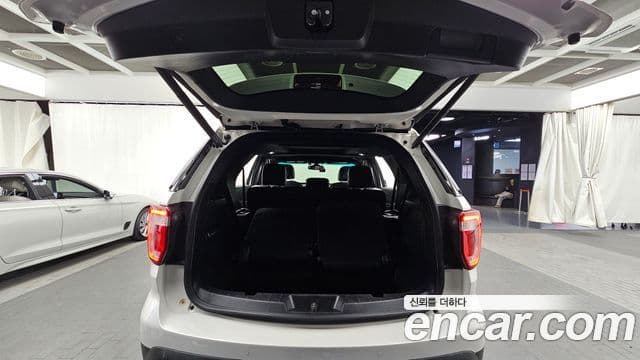 Ford Explorer 5세대, 2016 20