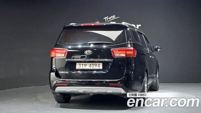Kia All New Carnival Prestige, 2018 4