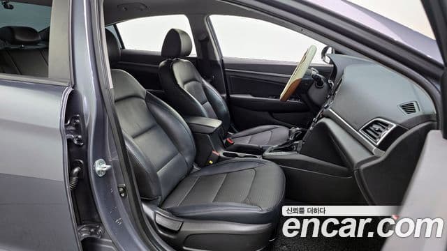 Hyundai Avante AD 1.6 GDI Smart, 2016 10