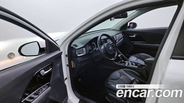 Kia Niro Prestige, 2018 10