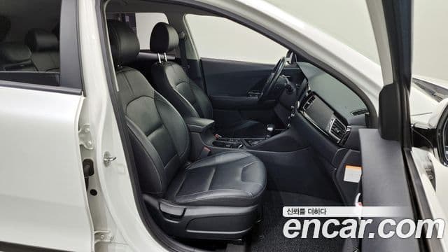 Kia Niro Prestige, 2018 12