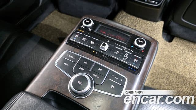 Kia K9 Special, 2013 18