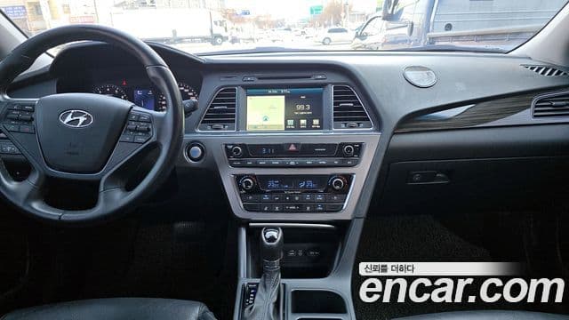Hyundai LF Sonata LPI Modern(для людей с инвалидностью), 2015 11