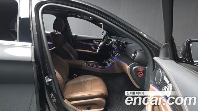 Mercedes-Benz E-класс W213 AMG Line, 2023 11