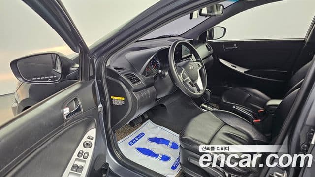 Hyundai Accent(новый кузов / новое поколение) Premier, 2013 10