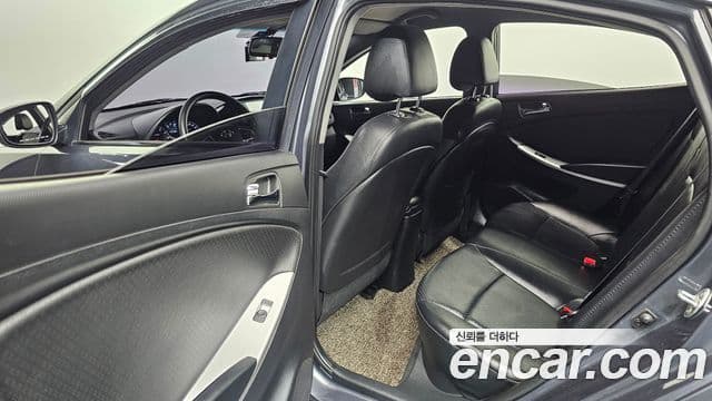 Hyundai Accent(новый кузов / новое поколение) Premier, 2013 11