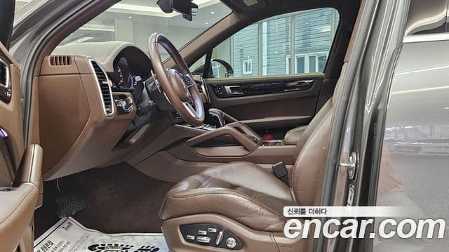 Porsche Cayenne (PO536), 2019 10