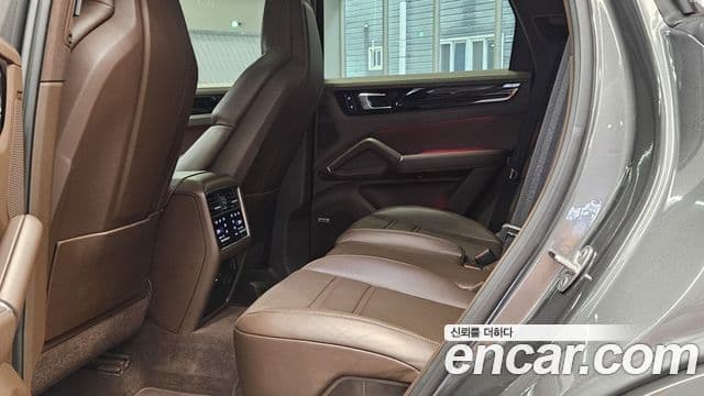 Porsche Cayenne (PO536), 2019 12