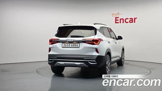 Kia Seltos Signature, 2023 4