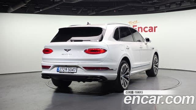 Bentley Bentayga 4.0 V8, 2022 2