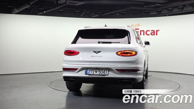 Bentley Bentayga 4.0 V8, 2022 4