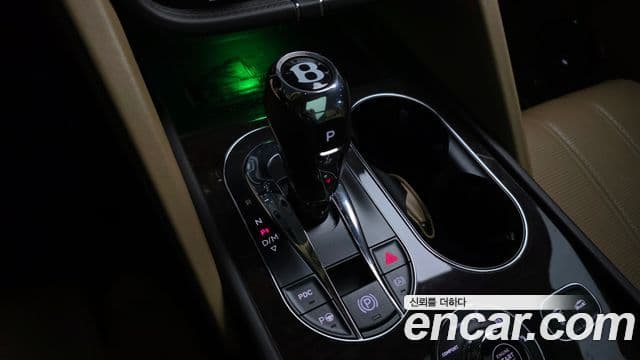 Bentley Bentayga 4.0 V8, 2022 9