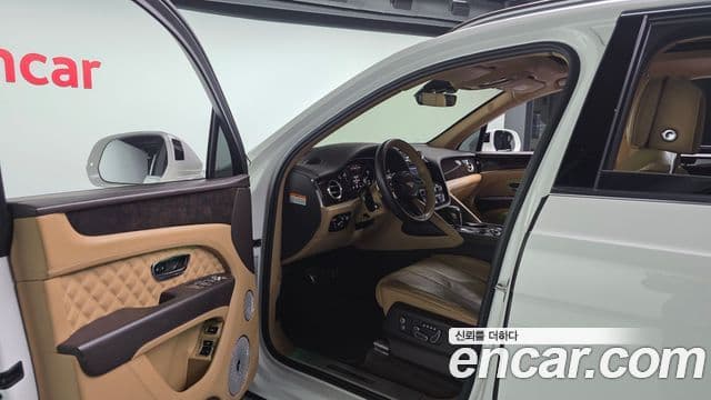 Bentley Bentayga 4.0 V8, 2022 10