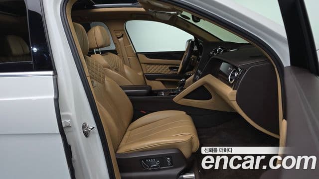 Bentley Bentayga 4.0 V8, 2022 11