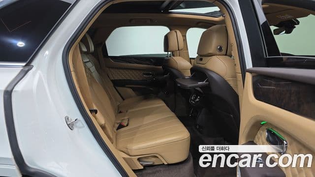 Bentley Bentayga 4.0 V8, 2022 12