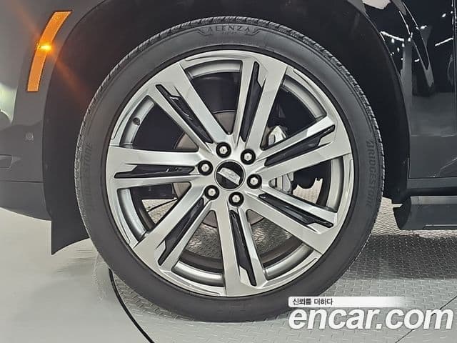 Cadillac Escalade 5세대 ESV Sport Platinum, 2025 все фото