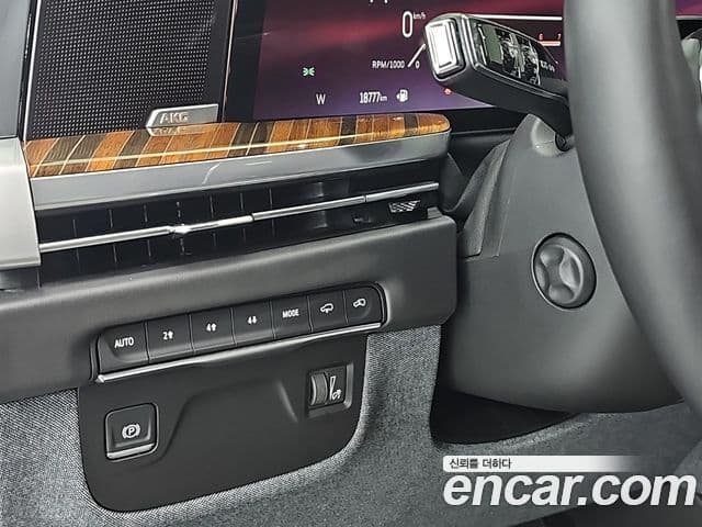 Cadillac Escalade 5세대 ESV Sport Platinum, 2025 11