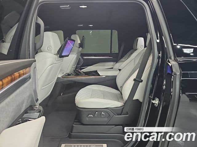 Cadillac Escalade 5세대 ESV Sport Platinum, 2025 18