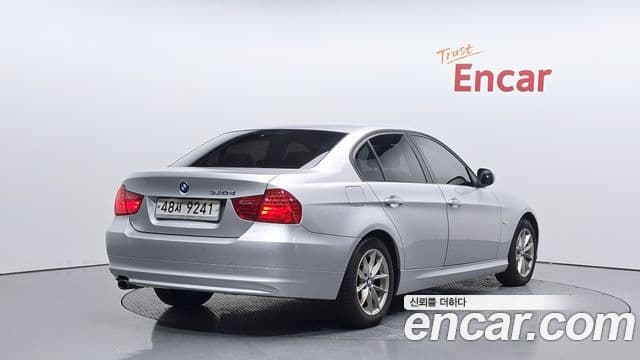 BMW 3시리즈 (E90) 320d седан, 2009 2