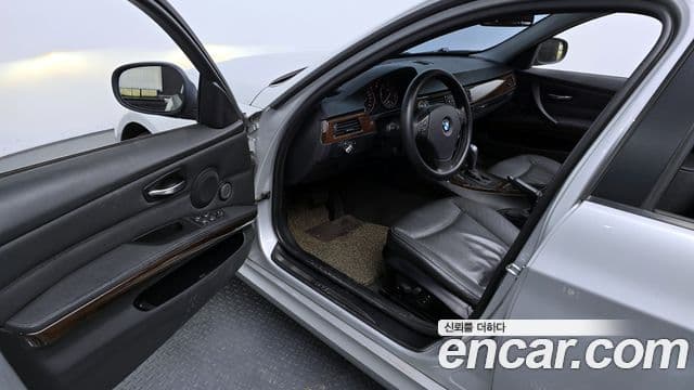 BMW 3시리즈 (E90) 320d седан, 2009 10