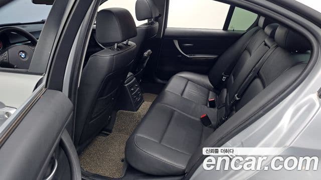 BMW 3시리즈 (E90) 320d седан, 2009 13