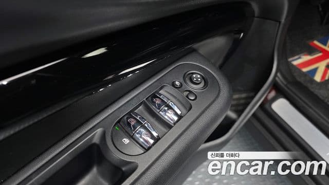 Mini Cooper D 클럽맨 2세대, 2016 13