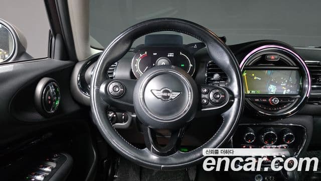 Mini Cooper D 클럽맨 2세대, 2016 16