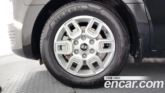 Hyundai Staria Modern, 2025 все фото