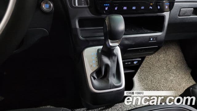 Hyundai Staria Modern, 2025 9