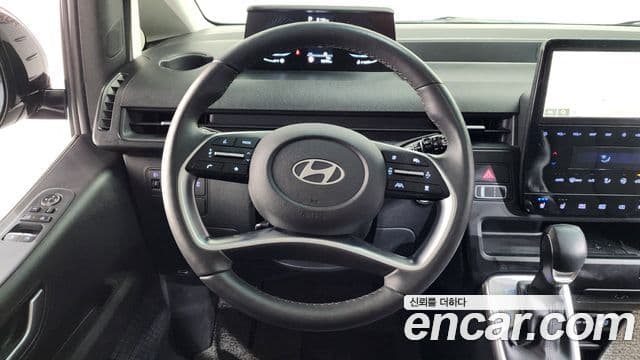 Hyundai Staria Modern, 2025 13