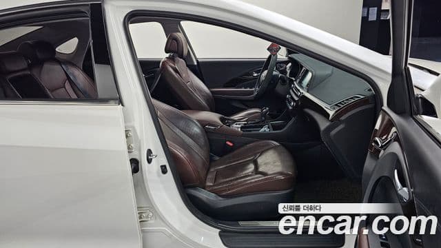 Hyundai Aslan Modern, 2015 10