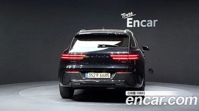 Genesis GV70, 2021 4
