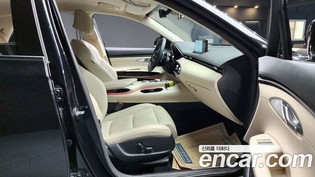 Genesis GV70, 2021 10