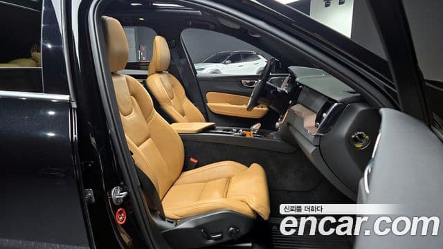Volvo XC60 2세대 B5 Ultimate Bright, 2023 10