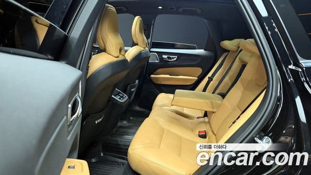Volvo XC60 2세대 B5 Ultimate Bright, 2023 12